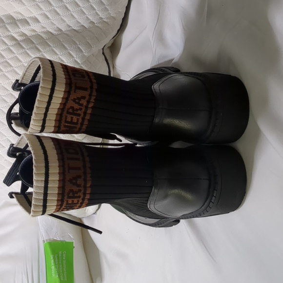 BCBG Generation Tassie Moto Lace-Up Sweater Knit Ankle Boots Size 8 - Picture 2 of 6